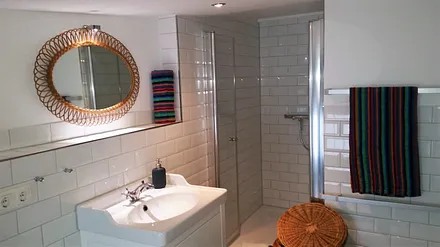 Duschbad mit Fenster