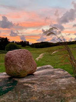 Sonnenuntergang hinterm Haus