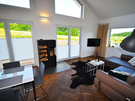 Blick ins Wohn- Esszimmer