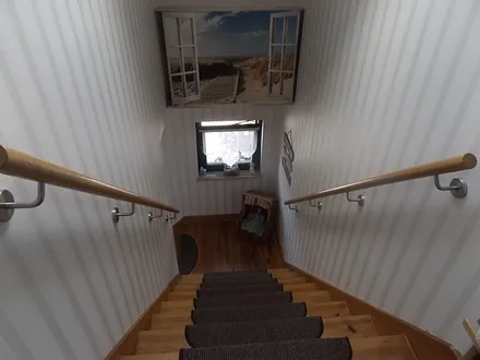 Treppe abwärts mit guter Laune