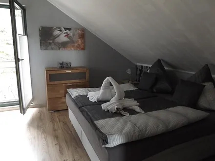 entspannt und ruhig schlafen = ca. 13 qm, kein Balkon am Schlafraum