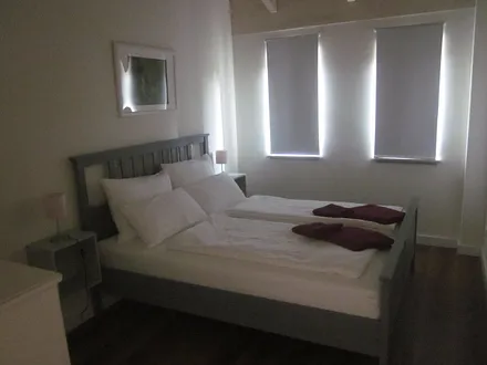 Schlafzimmer mit Doppelbett