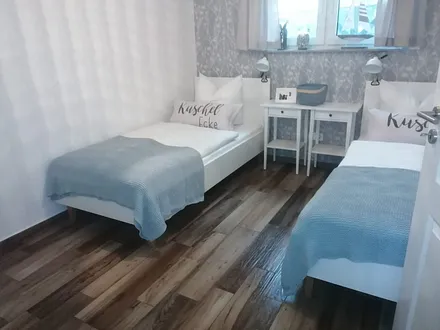 Schlafzimmer 3 mit 2 Einzelbetten ( 0,90 x 2,00 m ) und TV