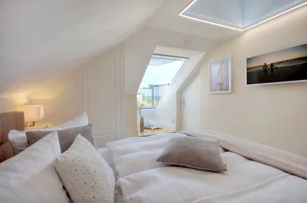 4. Schlafzimmer mit Doppelbett