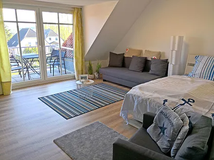 Wohn-Schlafzimmer 1 mit Balkon