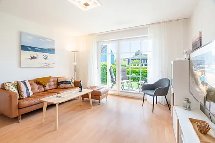 Wohnbereich mit angrenzender Terrasse