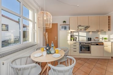 voll ausgestattete Küchenzeile