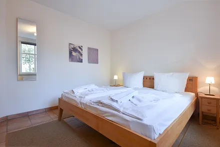 Hauptschlafzimmer mit Doppelbett