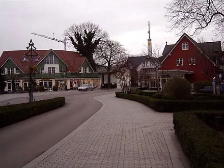 Am Fischmarkt, der Mittelpunkt in der Zingster Einkausmeile