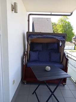 Strandkorb auf dem Balkon 