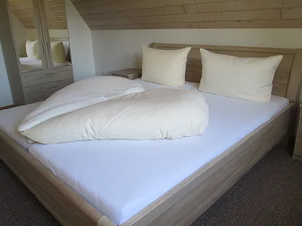 Schlafzimmer 2 mit Doppelbett