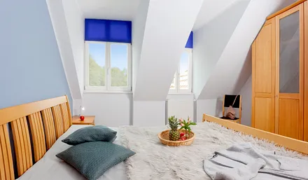 Schlafzimmer mit Doppelbett