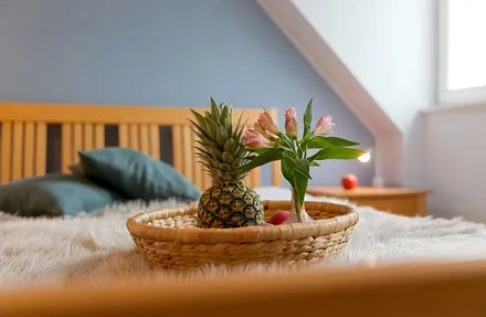 Schlafzimmer mit Doppelbett