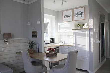 Küche mit Essbereich