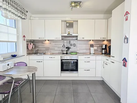 Küche mit exclusiever Ausstattung und Tisch für unsere kleinen Kids