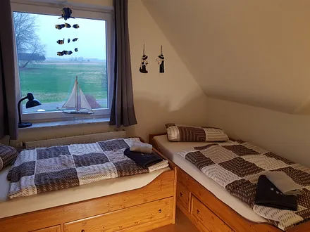 2. Schlafzimmer mit Boddenblick