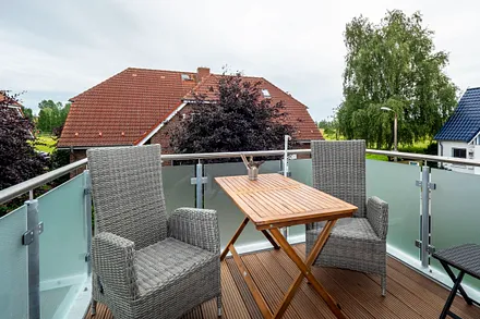 gemütlicher Ostbalkon 