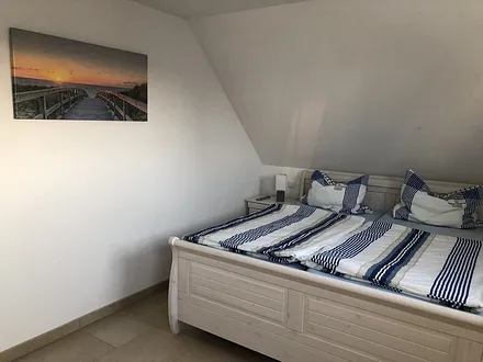 Schlafzimmer 2 mit TV