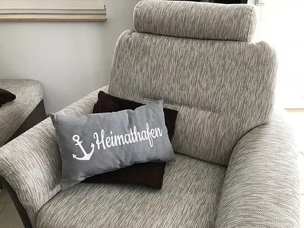 gemütlicher Sessel im Wohnbereich