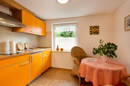 Hier der Blick zum Eßplatz in der Küche.