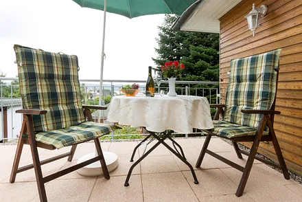 Die Ferienwohnung ist 31 m² groß. Hinzu kommt die Dachterrasse mit 12 m².