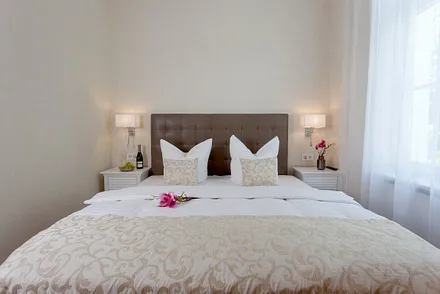 1. Schlafzimmer mit Doppelbett