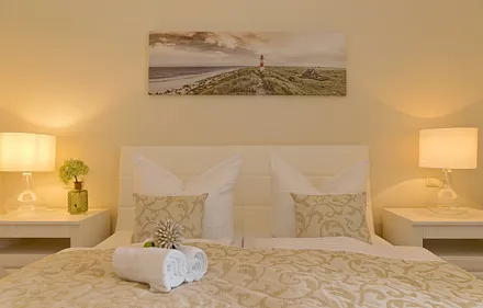 2. Schlafzimmer mit Doppelbett