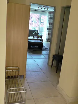 Flur - mit dem Blick in Richtung Wohnzimmer