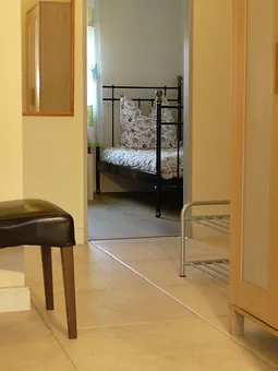 Flur - mit dem Blick in Richtung Schlafzimmer 2