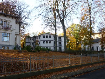 Herbstflair - eingebettet zwischen alten Buchen & Villen