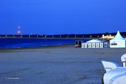 Blick über die Seebrücke Ahlbeck nach Swinemünde