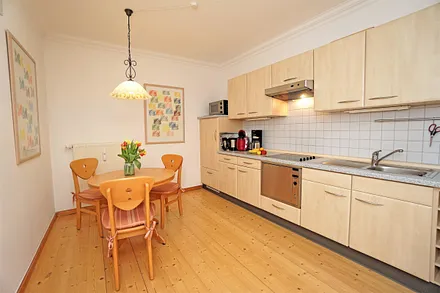 Offene Küche mit Esstisch