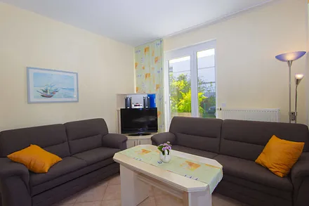 Wohnbereich mit Schlafcouch 1,60m x 2,00m, KabelTV und Wlan