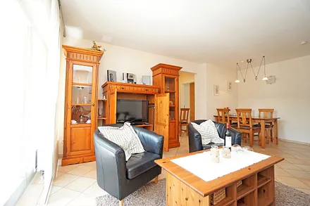 Wohnzimmer mit Flachbildfernseher