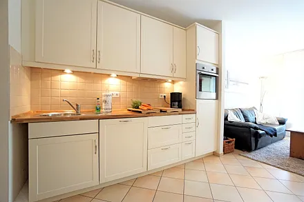 voll ausgestattete Küchenzeile