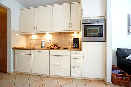 voll ausgestattete Küchenzeile