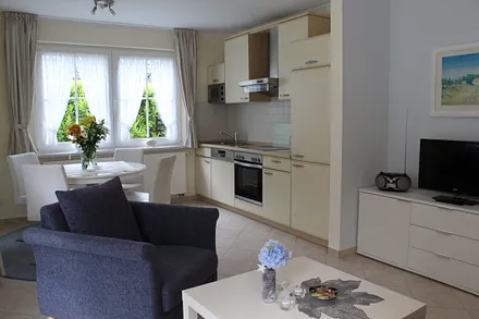 Die Küche ist mit Backofen, Herd, Mikrowelle, Kühlschrank und Geschirrspüler ausgestattet. Sowie Kaffeemaschine, Toaster, Wasserkocher und allem was dazu gehört.