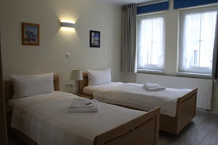 1. Schlafzimmer mit 2 Einzelbetten