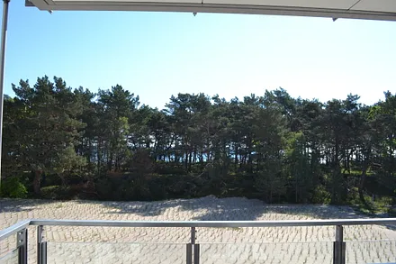 10qm großer Balkon mit Sitzmöbel