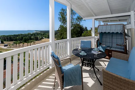 Haus Hagensche Wiek - von unserem Balkon haben Sie einen einmalig schönen Blick über das Mönchgut.