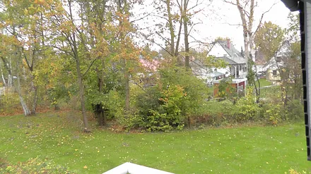 Blick vom Balkon in den Park