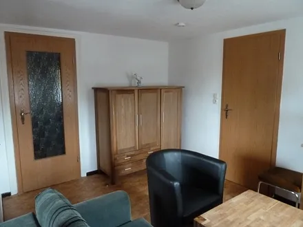 Türen zum Flur und 2. Schlafmöglichkeit