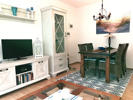 Esstisch im Wohnzimmer