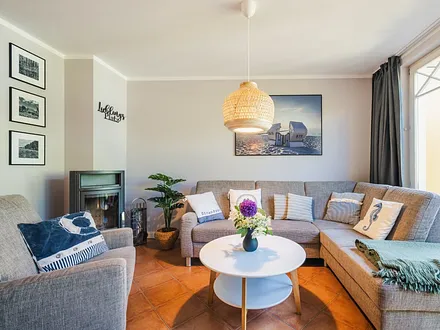 Gemütliche Sitzecke mit Kamin