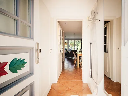 Eingangsbereich mit Darßer Haustür