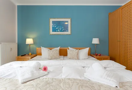 1. Schlafzimmer mit Doppelbett