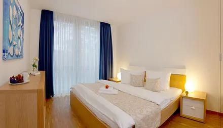 1. Schlafzimmer mit Doppelbett 