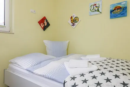 Schlafzimmer 2 mit Doppelbett (1,40 x 2,00)