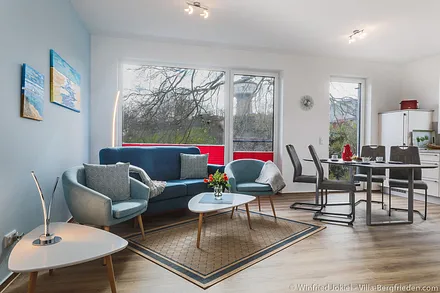 Wohnzimmer mit Esstisch