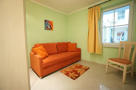 zweites Schlafzimmer mit Schlafcouch